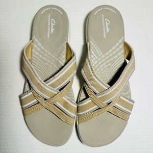 CLOUDSTEPPERS by Clarks Womens Slip On Slide Sandals Mira Isle Sand Size 9M